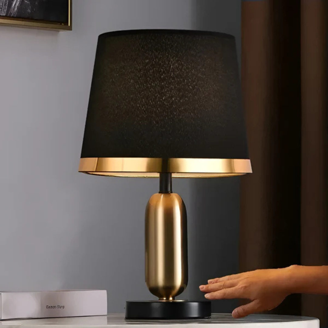 Black and Gold Vintage Table Lamp – detail view