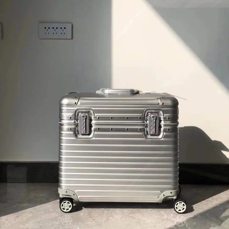 Aluminium-Magnesium Hard Case in Silver