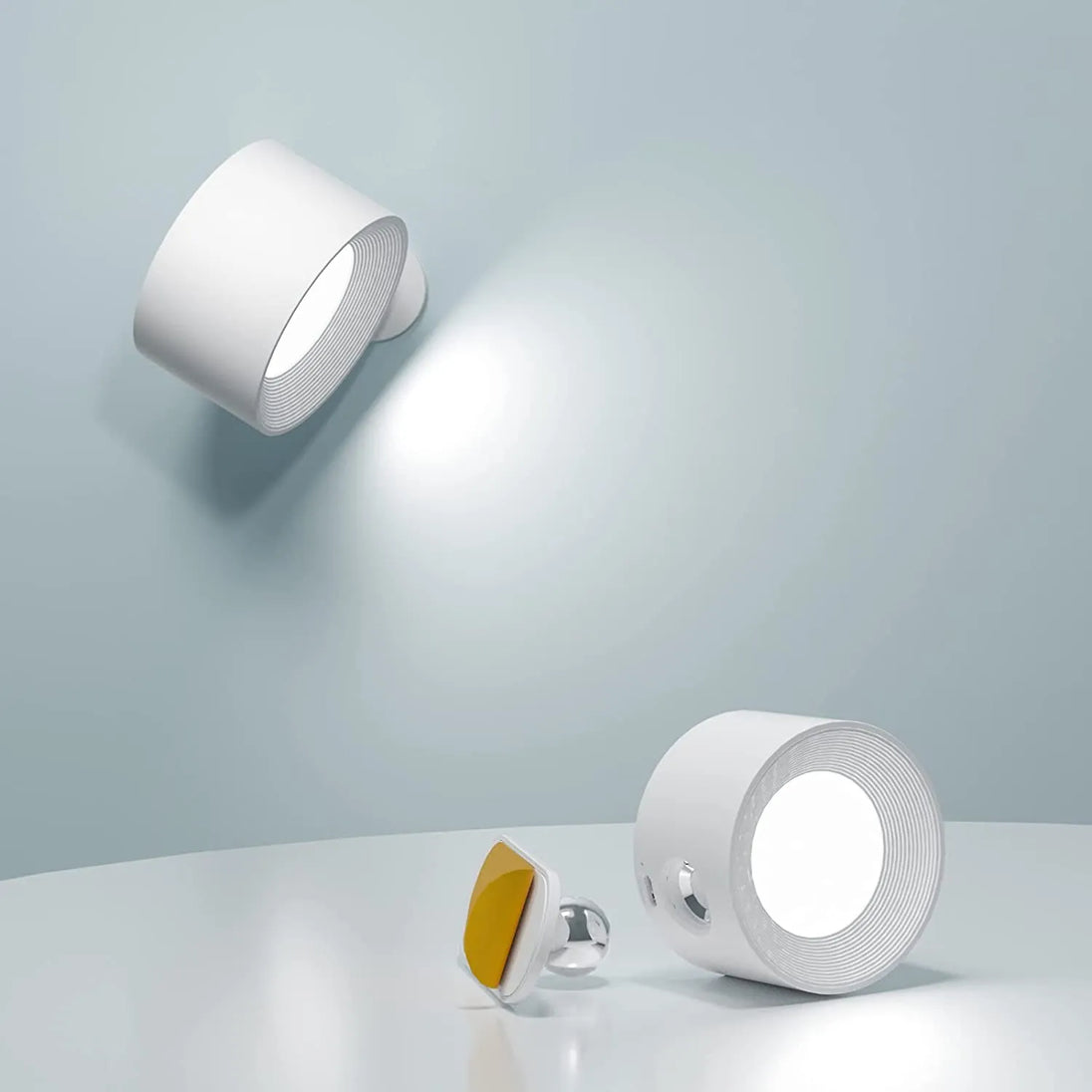 Cordless Magnetic LED Wall Light in White