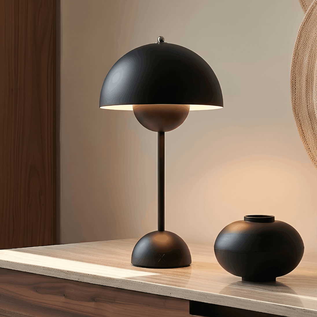 Cordless rechargeable LED table lamp