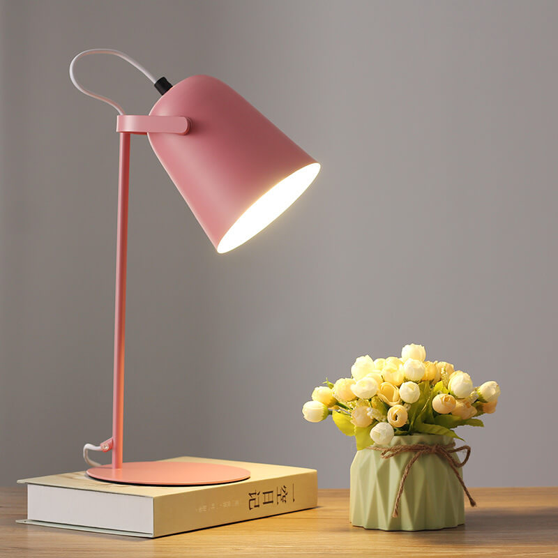 Nordic Metal Desk Lamp in Pink