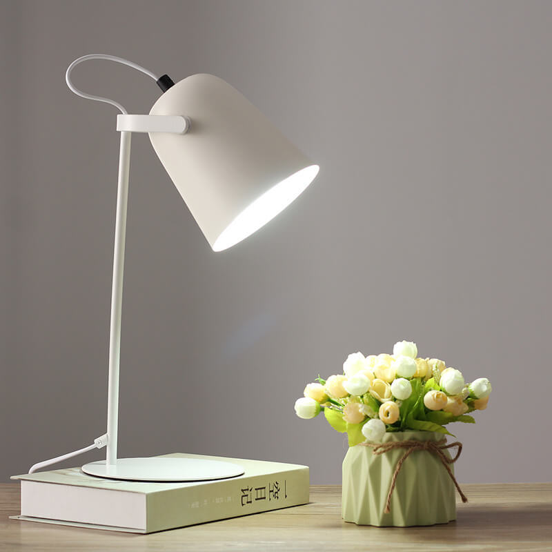 Nordic Metal Desk Lamp in White