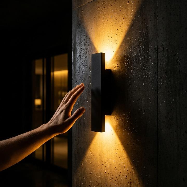 Outdoor LED Wall Light with Up and Down Beam
