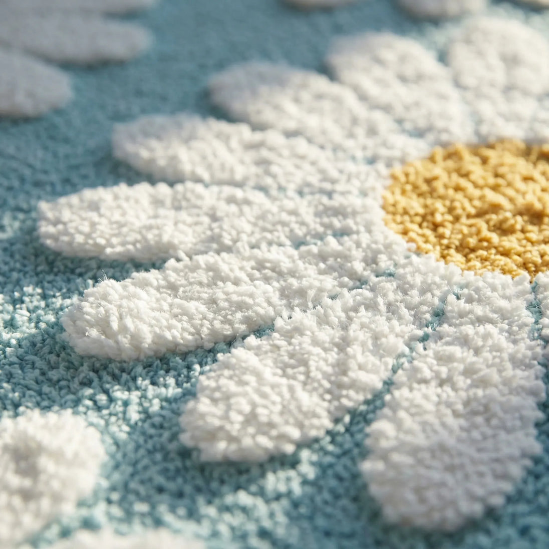 Plush Daisy Bath Mat