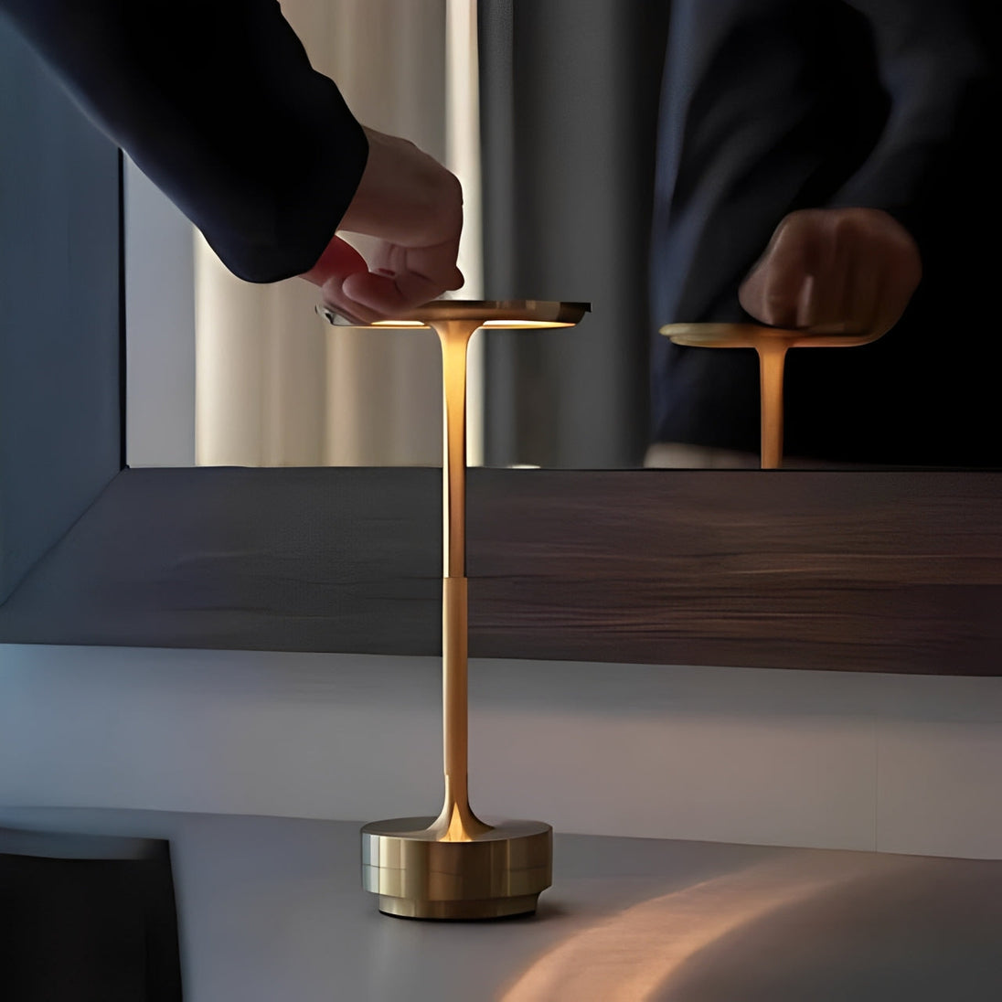 Rechargeable adjustable LED table lamp