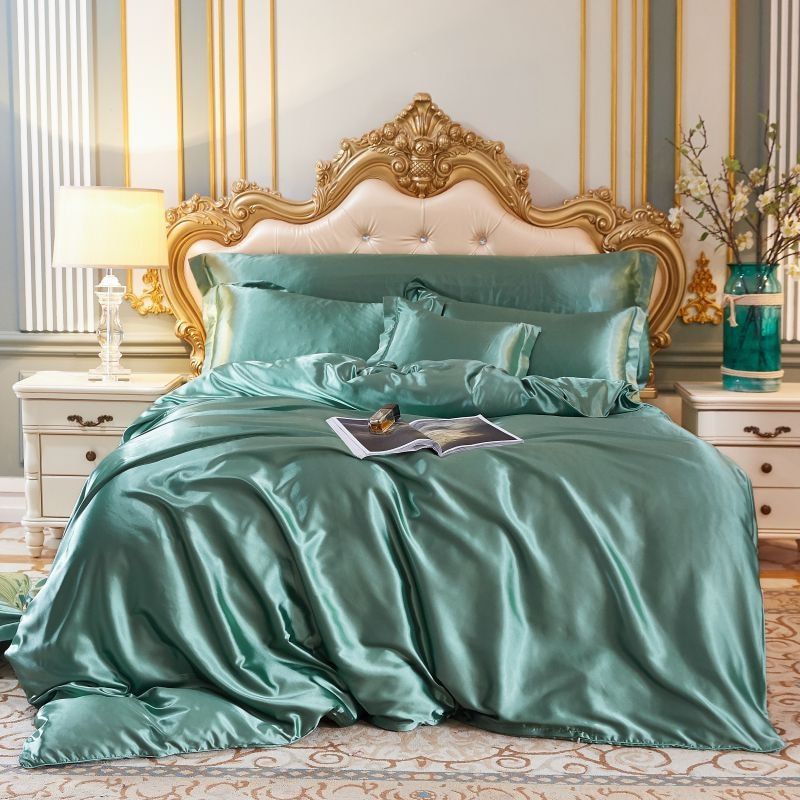 Satin Bedding Set in mint