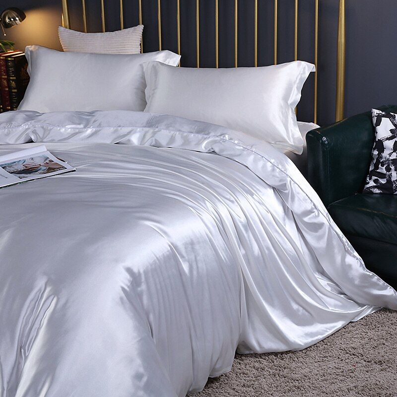 Satin Bedding Set in white