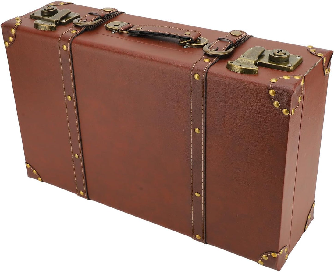 Vintage Leather Overnight Case – close-up